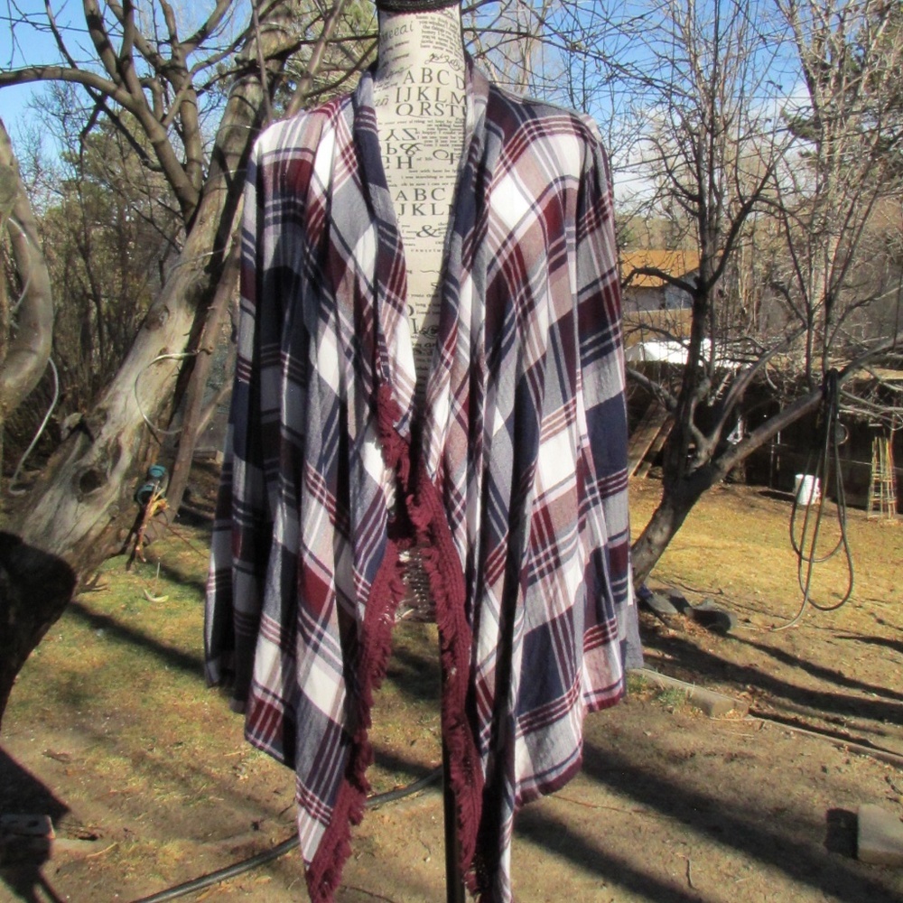 VENUS Plaid Blue and Burgundy Cardigan